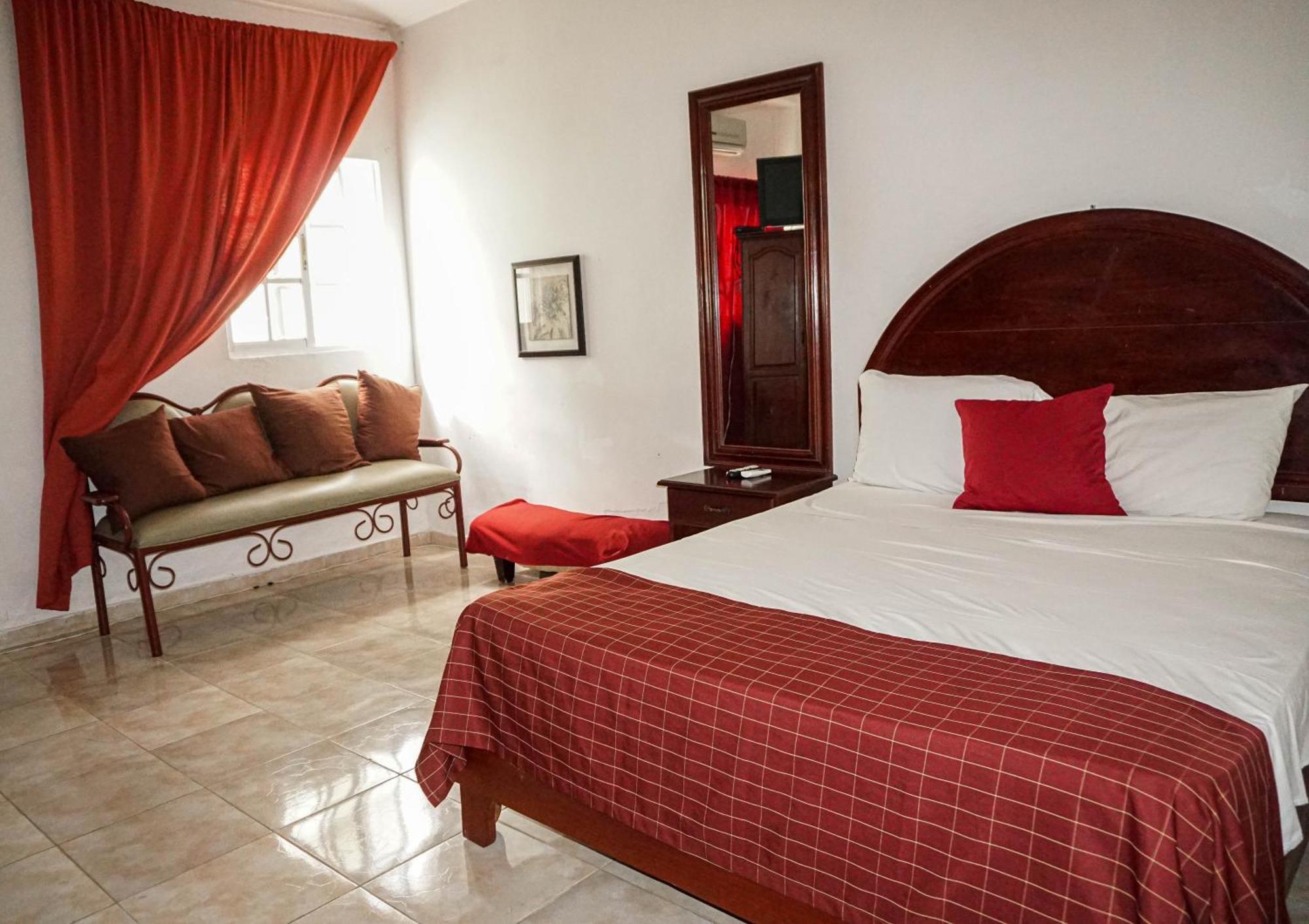 Hotel Nuevo Amanecer El Catey Eksteriør bilde